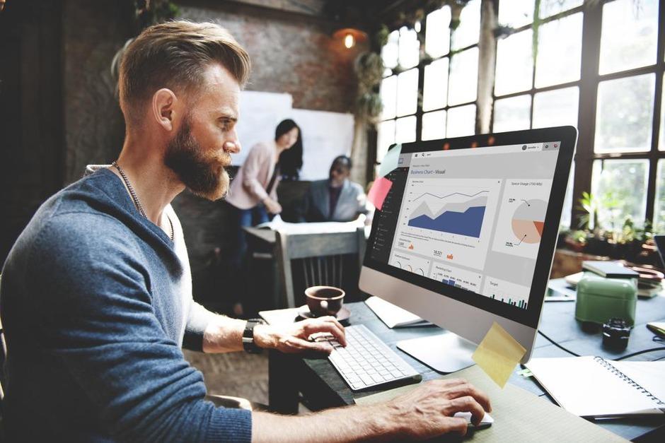 Data Marketeer in de data het duiken.